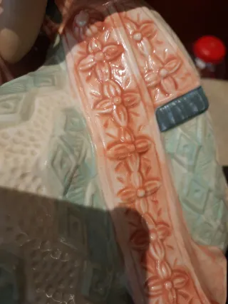 Figura porcelana tailandesa valenciana. Ceragan