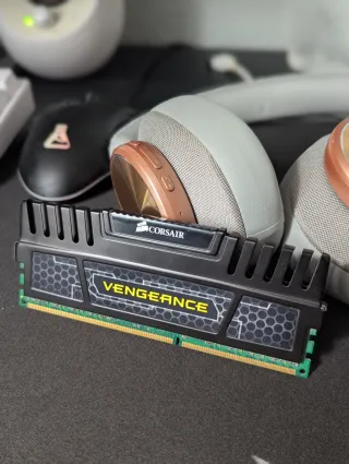 Corsair Vengeance DDR3 2x8GB RAM