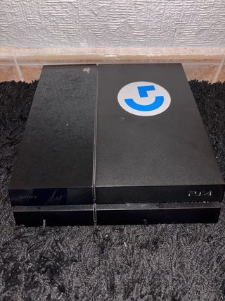 PlayStation 4 FAT 500GB in ottime condizioni