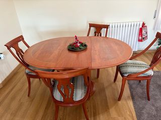 Mesa redonda extensible de madera