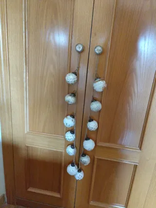 Guirnalda bolas navideñas.