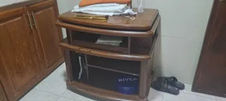Mesa TV madera oscura