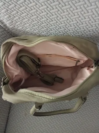 Bolsos nuevos bonitos y de moda