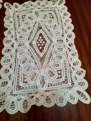 Camino de mesa y mantelito vintage encaje España