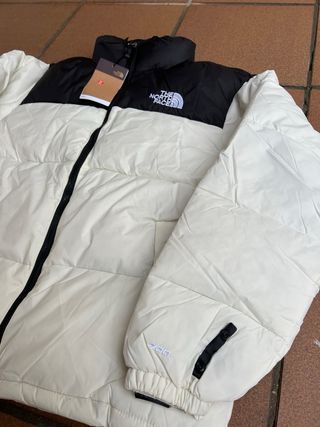 The North Face Chaqueta Blanca y Negra