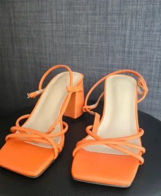 Sandalias de tacón naranja