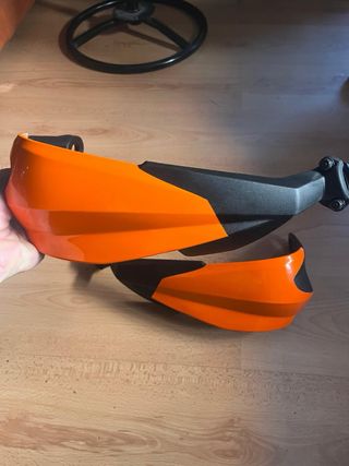 Depósito KTM Adventure 390 y despiece