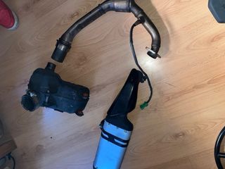 Depósito KTM Adventure 390 y despiece