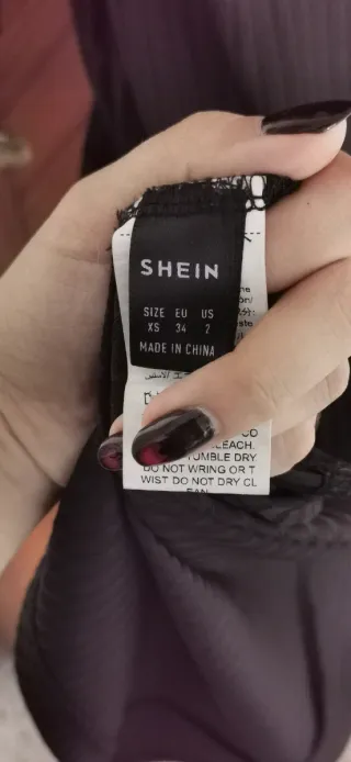 Vestido largo negro con abertura