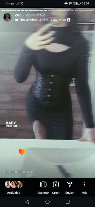 Vestido largo negro con abertura