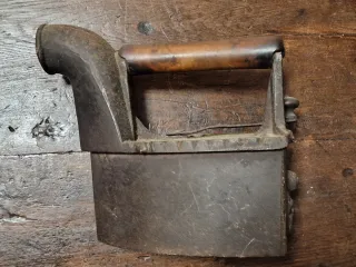 Ferro da stiro antico fine '800