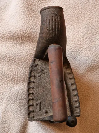 Ferro da stiro antico fine '800