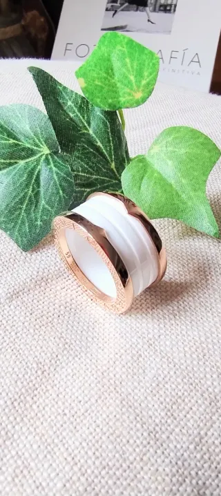 Anillo Cuatro Bandas Oro y Cerámica