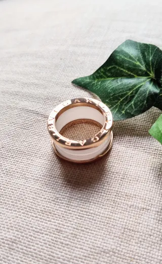 Anillo Cuatro Bandas Oro y Cerámica