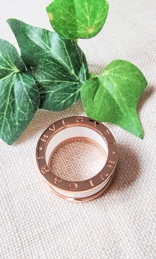 Anillo Cuatro Bandas Oro y Cerámica