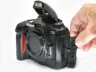 Nikon D100 DSLR + AF Nikkor 50mm 1:1.4D.