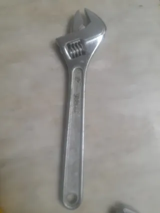 Llave inglesa 12-300 mm Alloy Steel COMO NUEVA