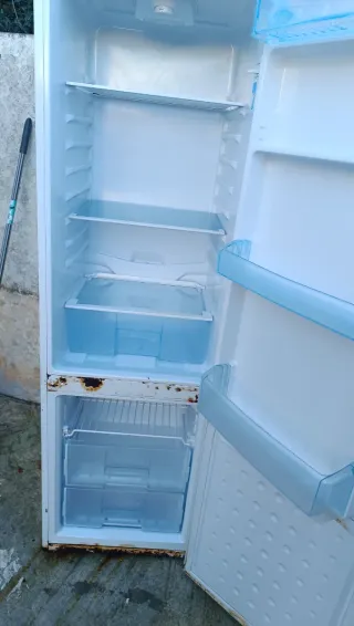 Nevera No Frost y congelador