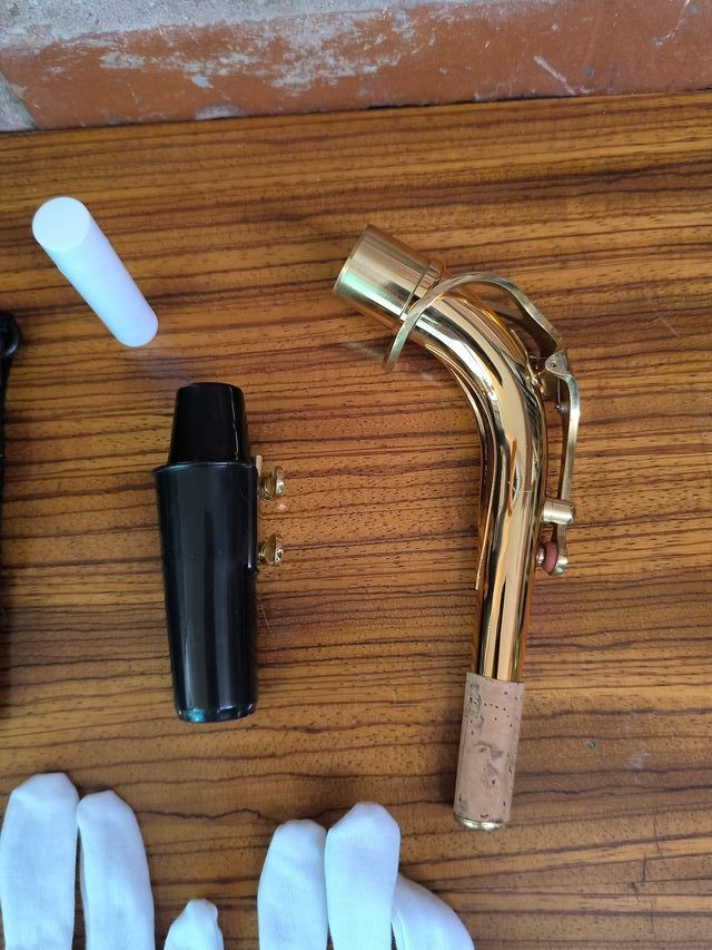 Saxofón alto con estuche rígido - Dorado (nuevo)