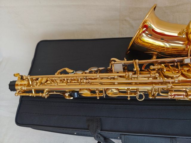 Saxofón alto con estuche rígido - Dorado (nuevo)