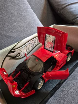 Ferrari F50 Hot Wheels 1:18 con caja