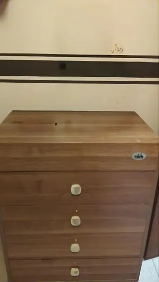 Cómoda CAM de madera