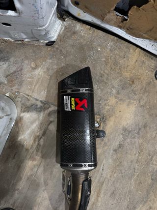 Línea de escape Akrapovic para Aprilia RS660
