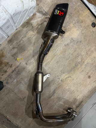 Línea de escape Akrapovic para Aprilia RS660