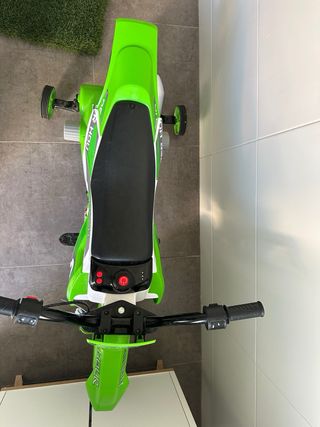 Moto eléctrica infantil verde