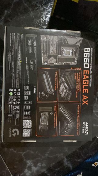 Tarjeta Gráfica Palit RTX 5060 Ti 16GB motherboart
