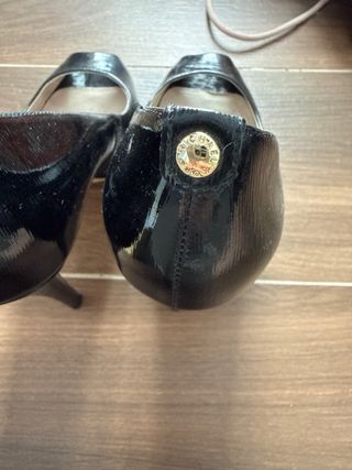 Zapatos tacón Michael Kors negros