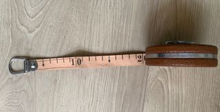 Bandeja y herramientas de albañil