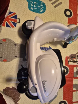 Vespa Chicco bianca per bambini
