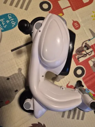 Vespa Chicco bianca per bambini