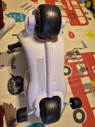 Vespa Chicco bianca per bambini