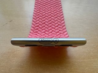 Apple Watch 40mm. Pink Punch Braided Solo Loop 4