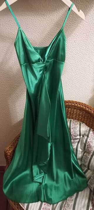 Vestido verde acetinado