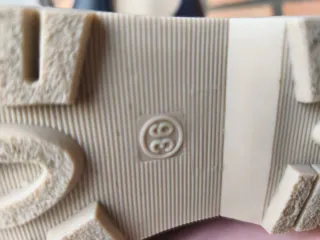 Botas de agua azul y beige