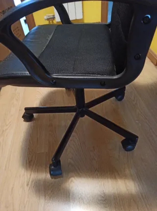 Silla de escritorio negra