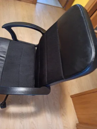 Silla de escritorio negra