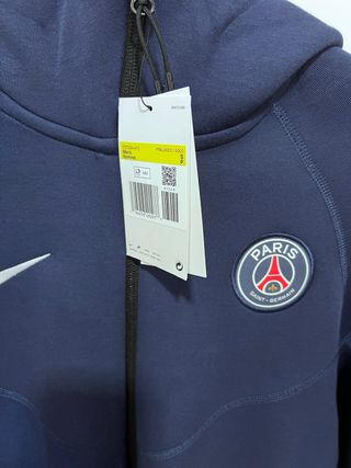 Sudadera PSG Nike Tech Fleece. Nueva.