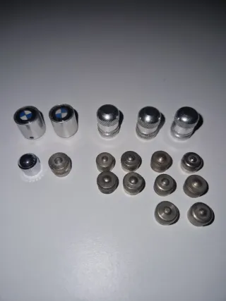 Lote tapones neumáticos BMW y válvulas