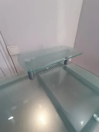 MESA ESCRITORIO CRISTAL TEMPLADO + SILLA MADERA