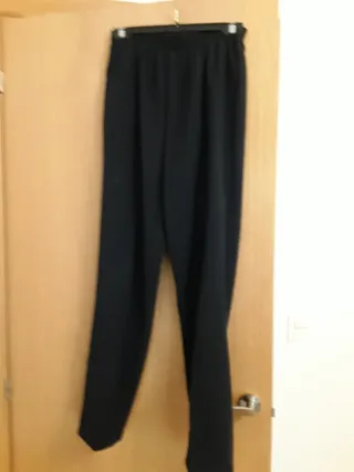 T/44 lote pantalon señora. Salen a 5€ cada uno.