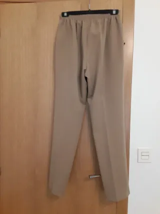 T/44 lote pantalon señora. Salen a 5€ cada uno.