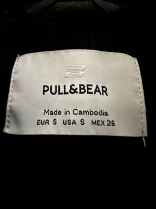 Abrigo negro Pull&Bear