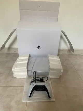 PS5 Slim Digital 1TB come nuova