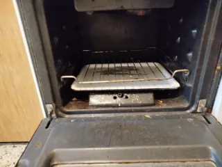 Cocina de gas antigua blanca