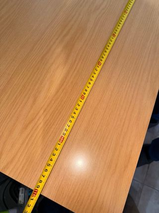 Mesa de madera con cajón