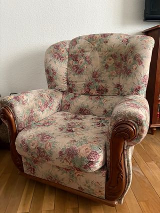 Sillón orejero floral. 2 unidades 30€ cada uno